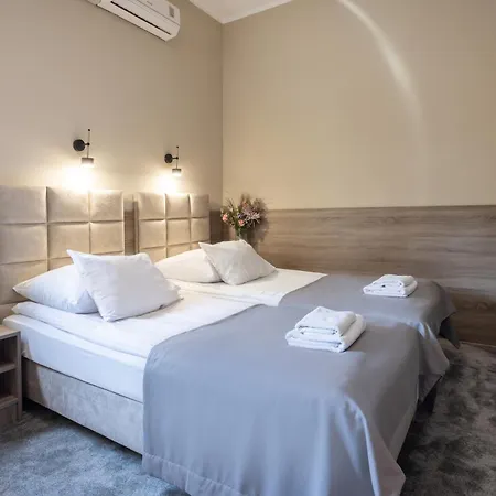 Maksymilian Szálloda 3*