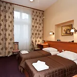 Maksymilian Hotel 3*