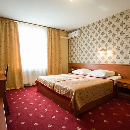 Maksymilian Hotel 3*