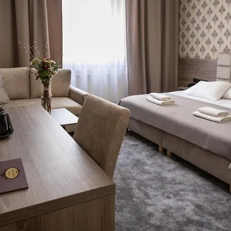 Maksymilian Hotell 3*