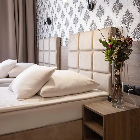 Hotell Maksymilian 3*