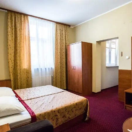 Отель Maksymilian 3*